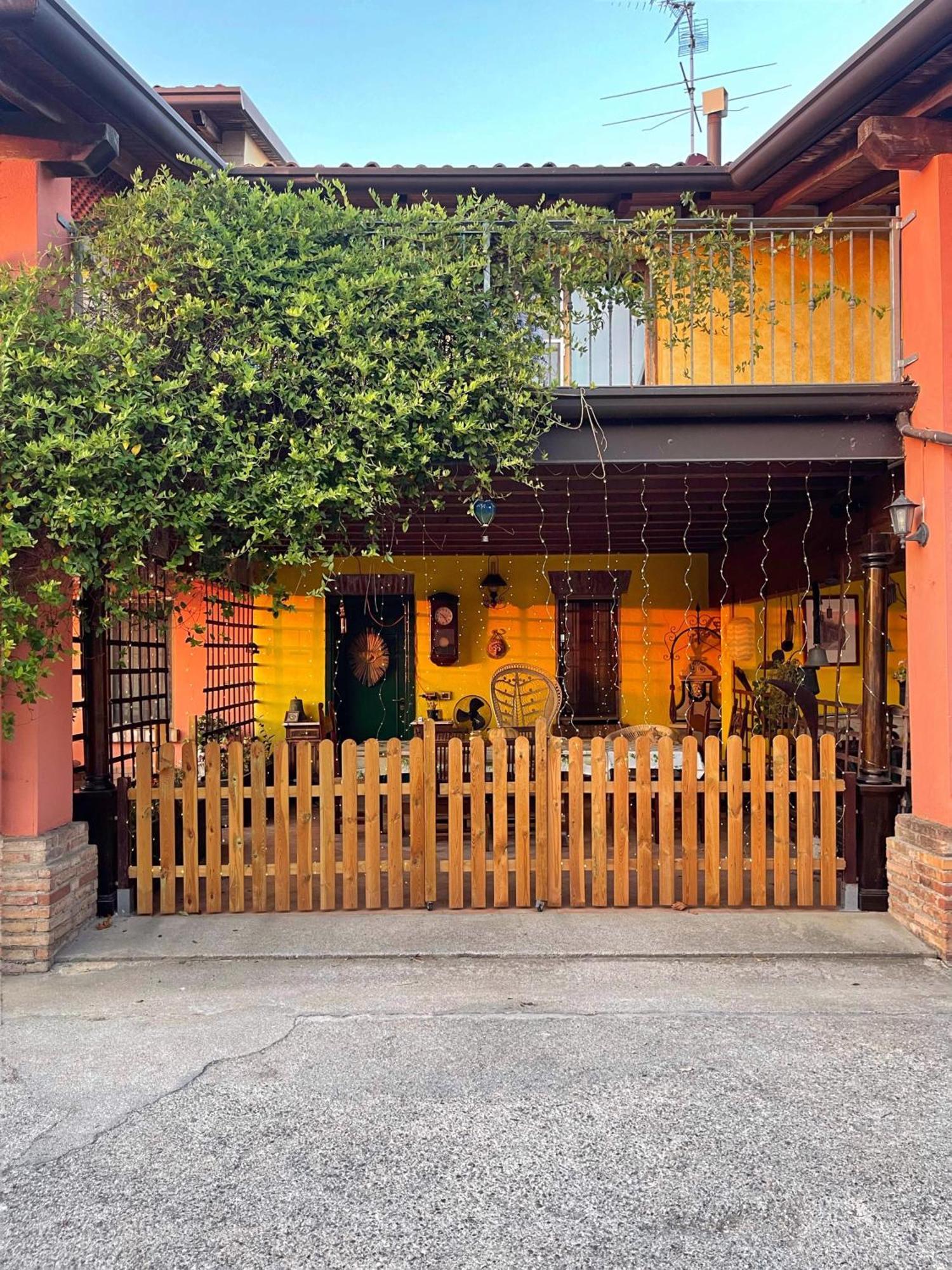 B&B La Cascina Di Alice คาสติญโญเน เดลเล สติเวียเร ภายนอก รูปภาพ