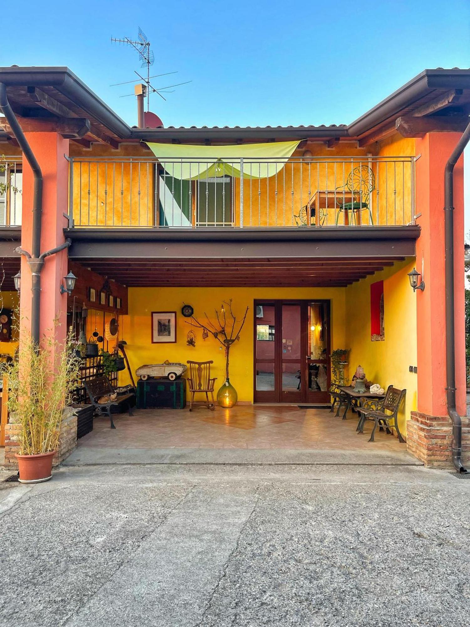 B&B La Cascina Di Alice คาสติญโญเน เดลเล สติเวียเร ภายนอก รูปภาพ